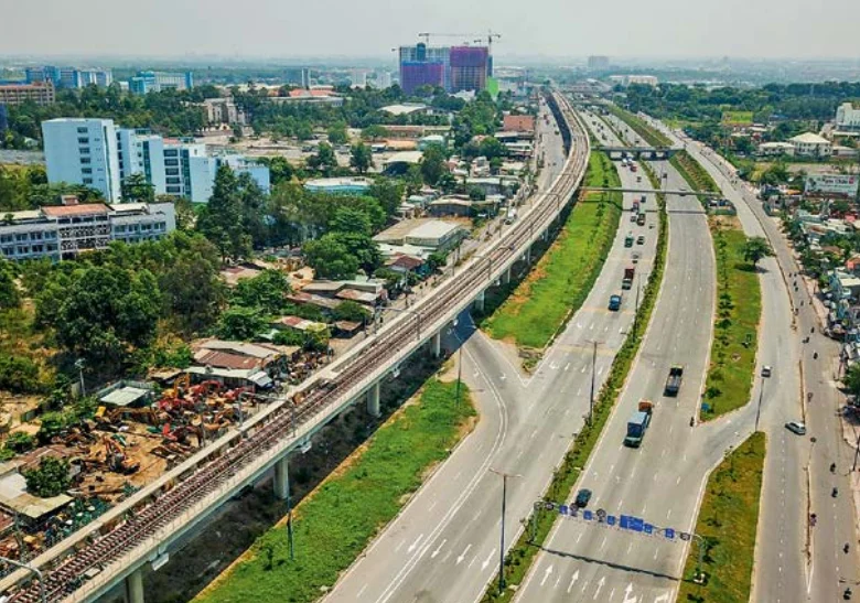 Theo dõi khu vực vùng ven với góc nhìn trung lập